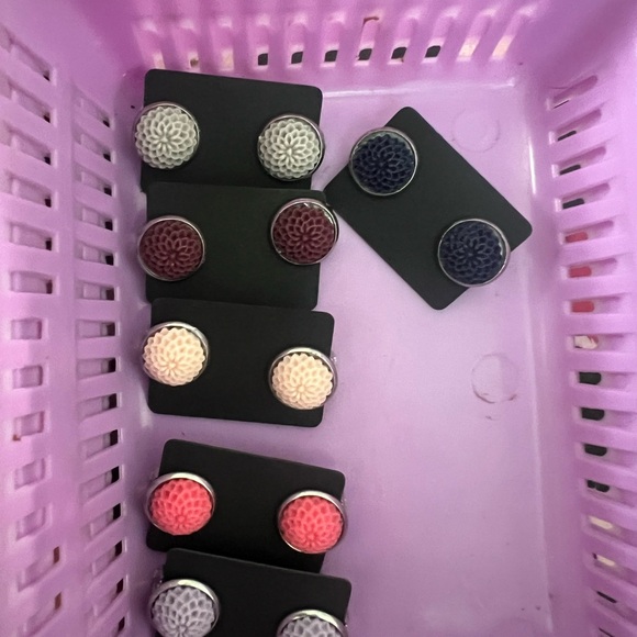Accessories - Elegant Floral Stud Earrings Set